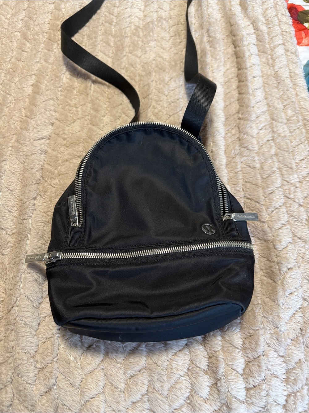 Lululemon Nylon NWOT mini cross bag & backpack